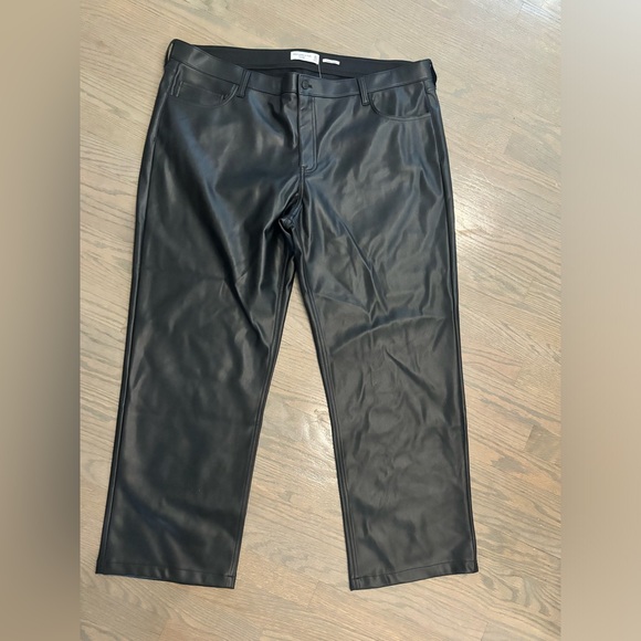 NWT Abercrombie & Fitch The Baggy Low Rise Vegan Leather Pants Women’s size 20 - Picture 5 of 6